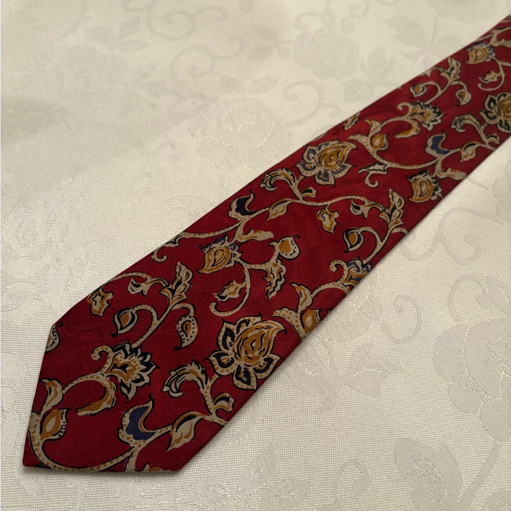 Tiffany & Co. Red and Gold Floral Tie